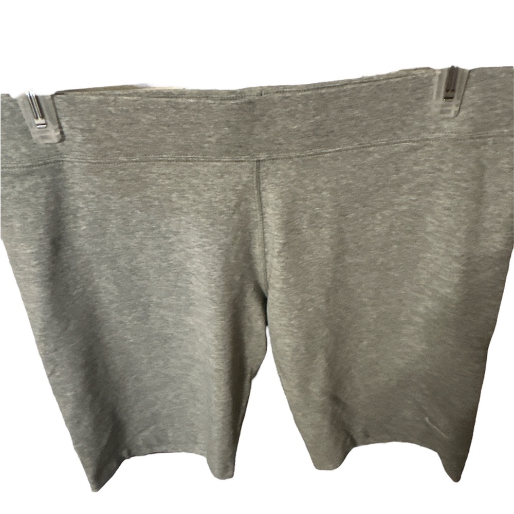 NWT Nike light gray biker shorts mid rise short length very nice size xxl